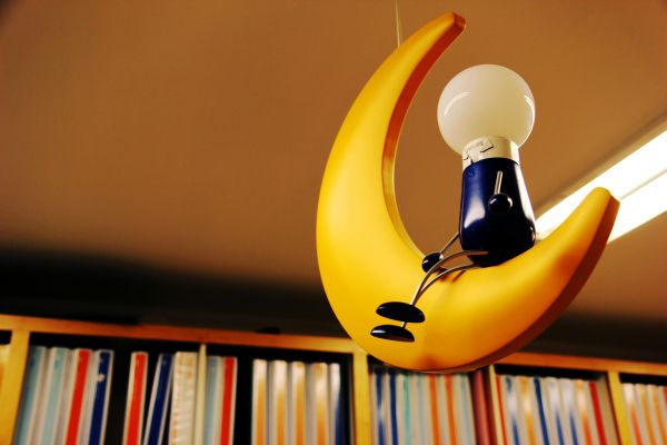 Sécurisez les nuits de votre bébé avec une veilleuse apaisante